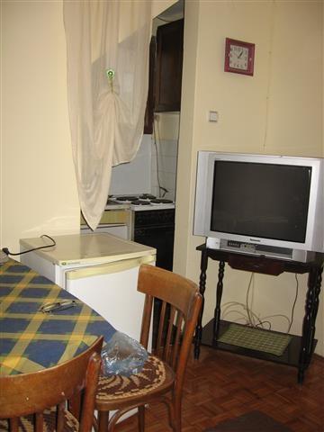 Izdajem-stan-25m2-u-Beogradu