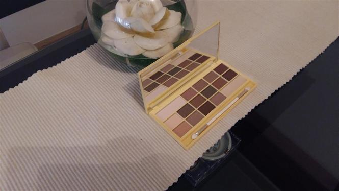 MAKEUP REVOLUTION Naked Chocolate
