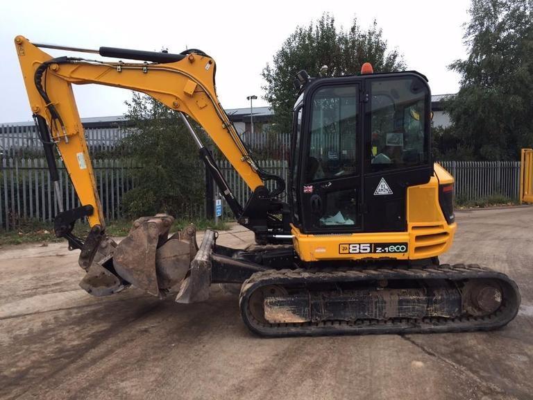 Bager-JCB-85cZcV