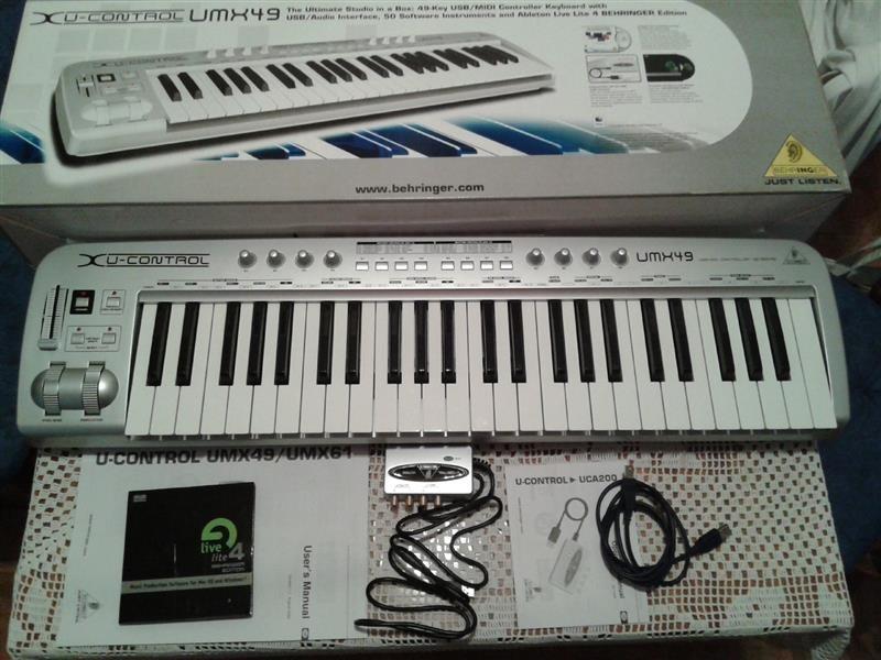 Behringer-MIDI-UMX-49