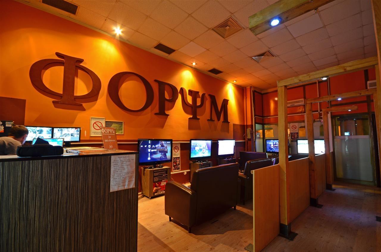 Prodaje-se-FORUM---PC-i-PS4-igraonica-Internet-kafe