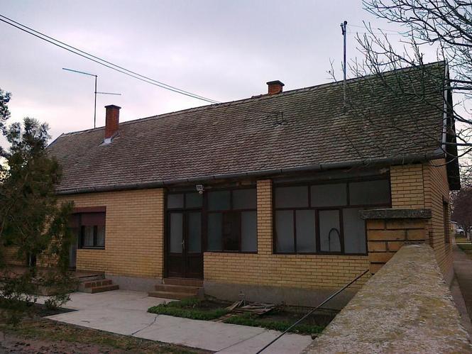Dve kuće u Staparu