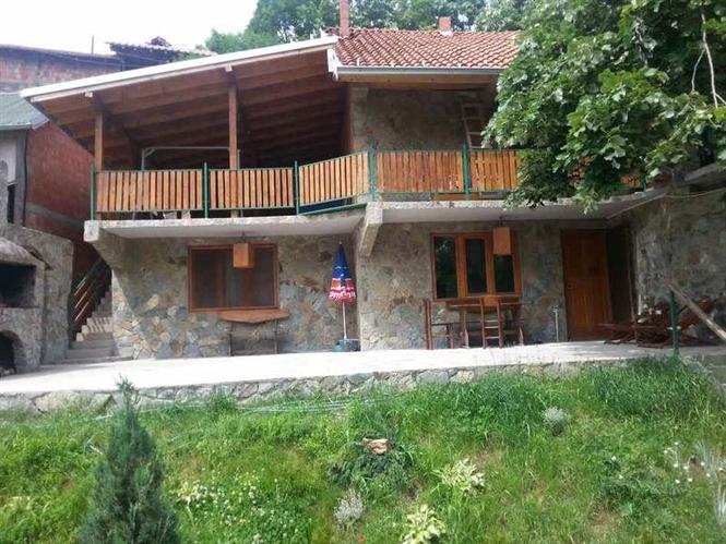 Izdajem vikendicu i apartmane
