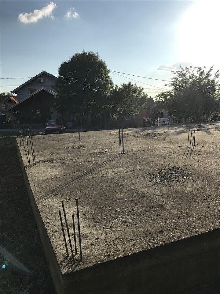 Prodajem-plac-5-30ari-sa-temeljom