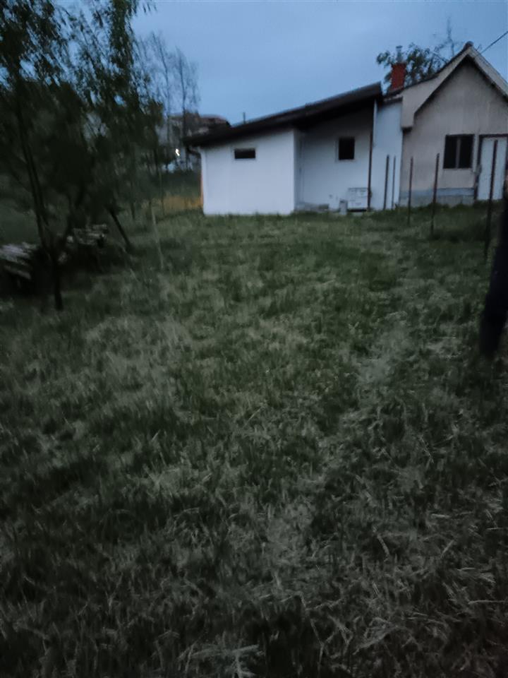 Prodajem-vikendicu