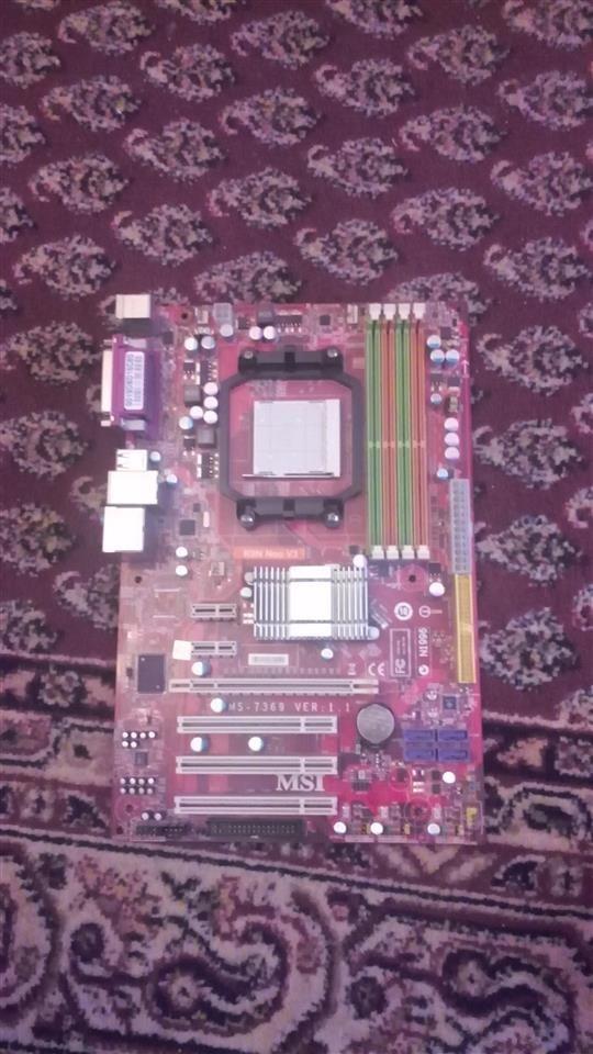 matična-MSI-DDR2-AM2-Socket-