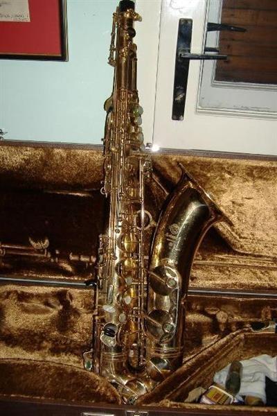 Tenor-saksofon--profesionalni-instrument