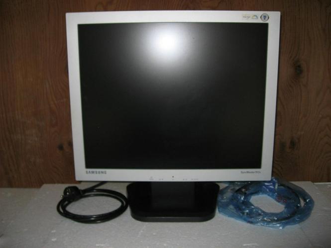 Samsung Syncmaster 913V Silver 19"