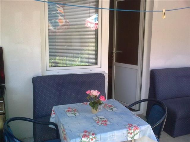 IZDAJEMO-STUDIJSKE-APARTMANE-U-OHRIDU