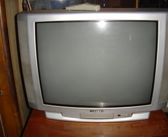 TV Samsung E68
