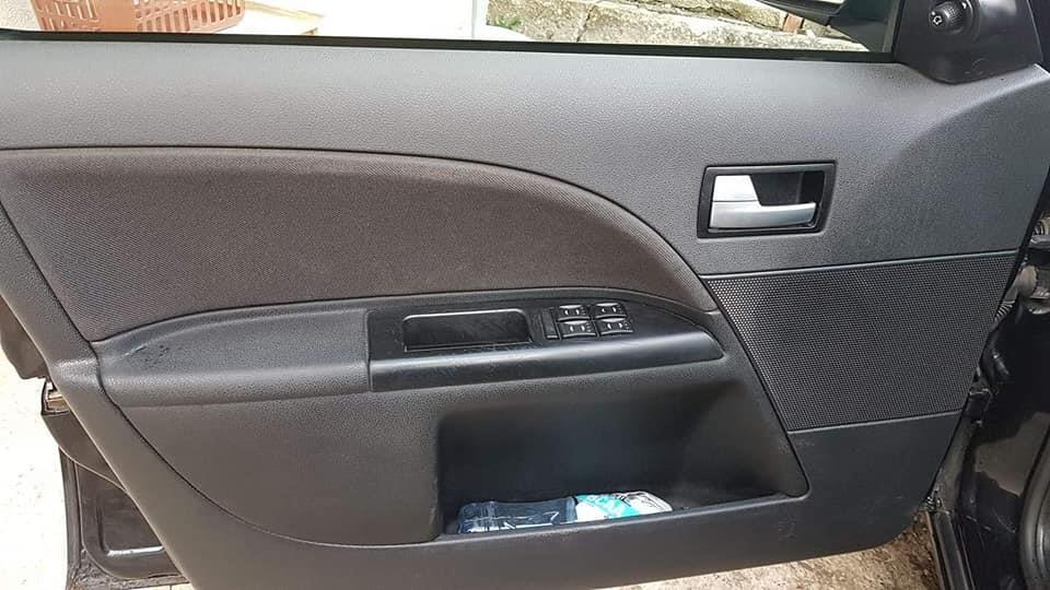 Ford-Mondeo-2004