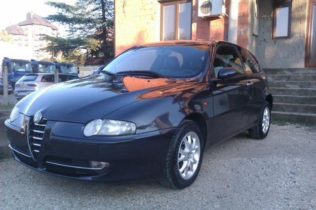 Alfa Romeo 147 1.6 -02