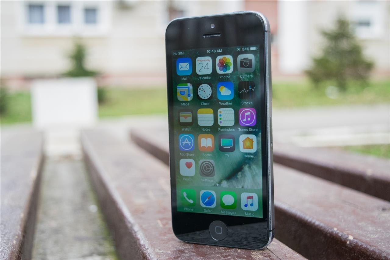 Apple-iPhone-5--Space-Gray-