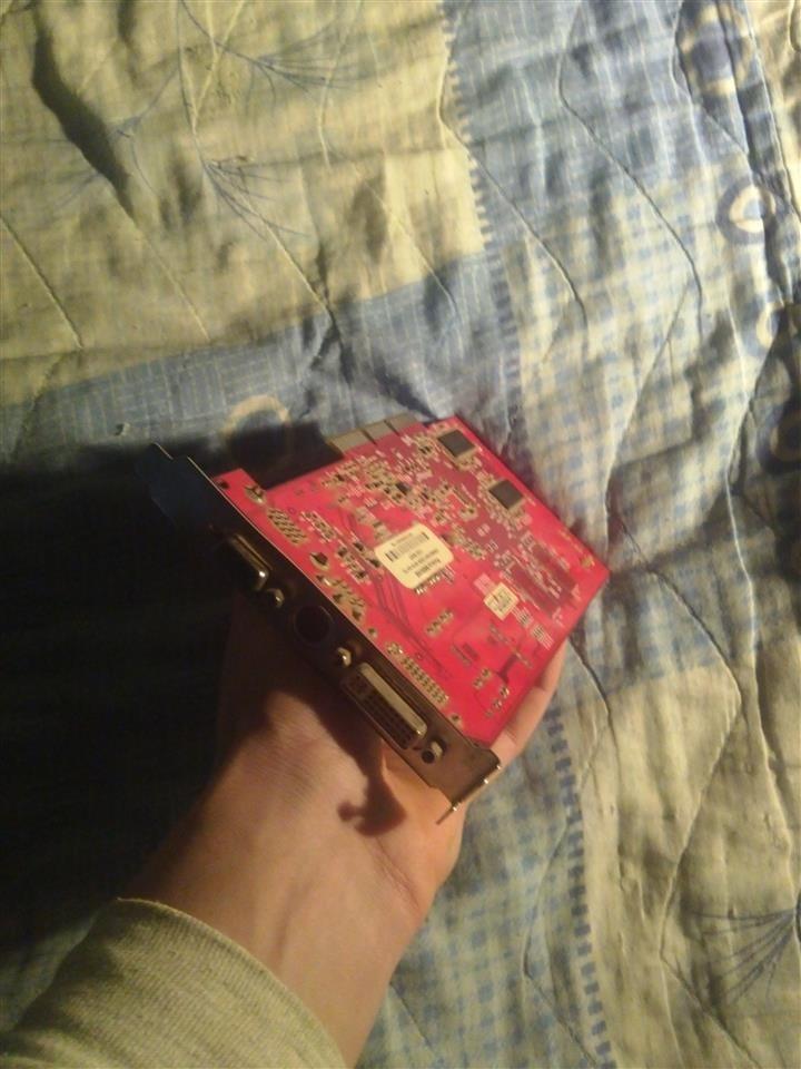 ATI-Radeon-9550-SE-