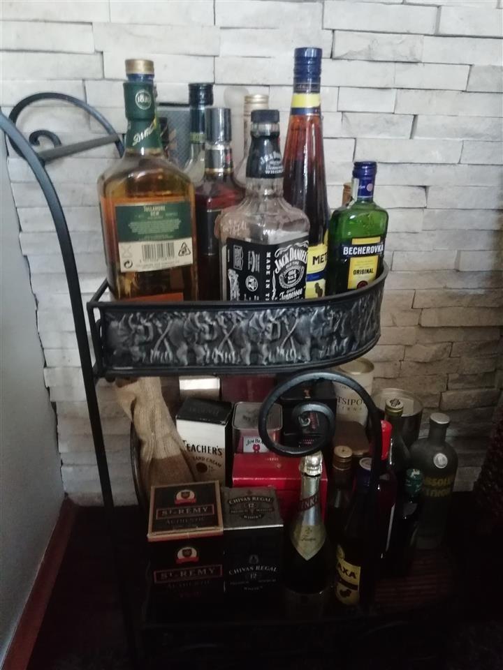 Stalak-za-flaše-kovano-gvožđe-