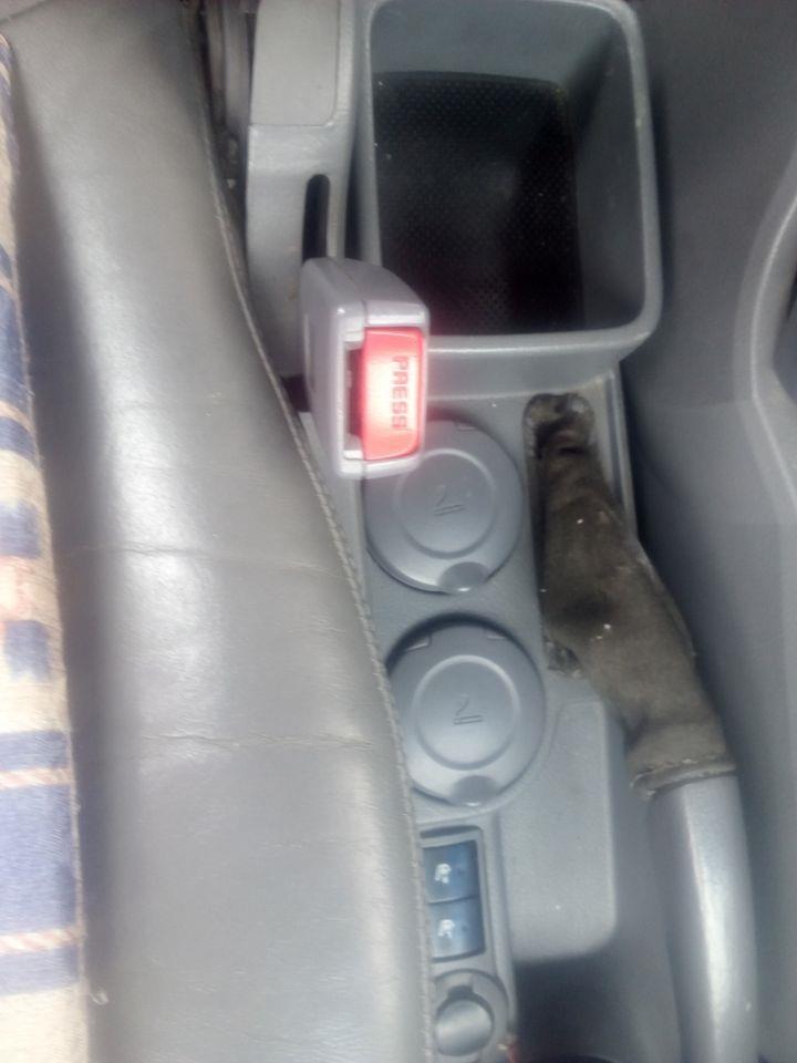 2002-KIA-CARENS