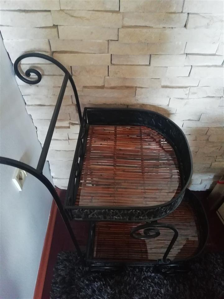 Stalak-za-flaše-kovano-gvožđe-