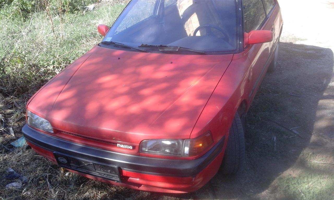 Mazda-323--levi-far