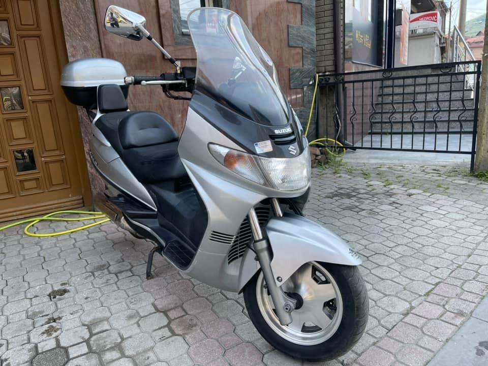 Suzuki-BURGMAN-400-2000-godina