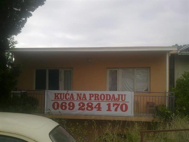 prodajem kucu u sutomore
