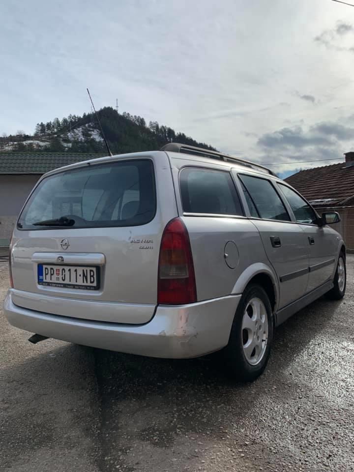 Opel-Astra-1-7-DTI-2001