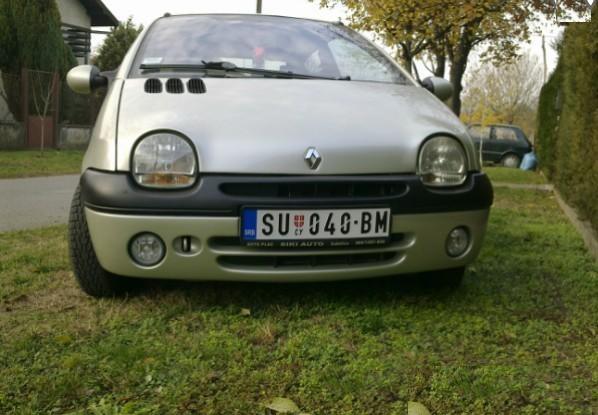 Renault Twingo INITIALE Paris -01