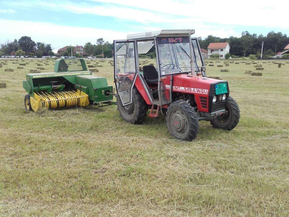 John-Deere-330