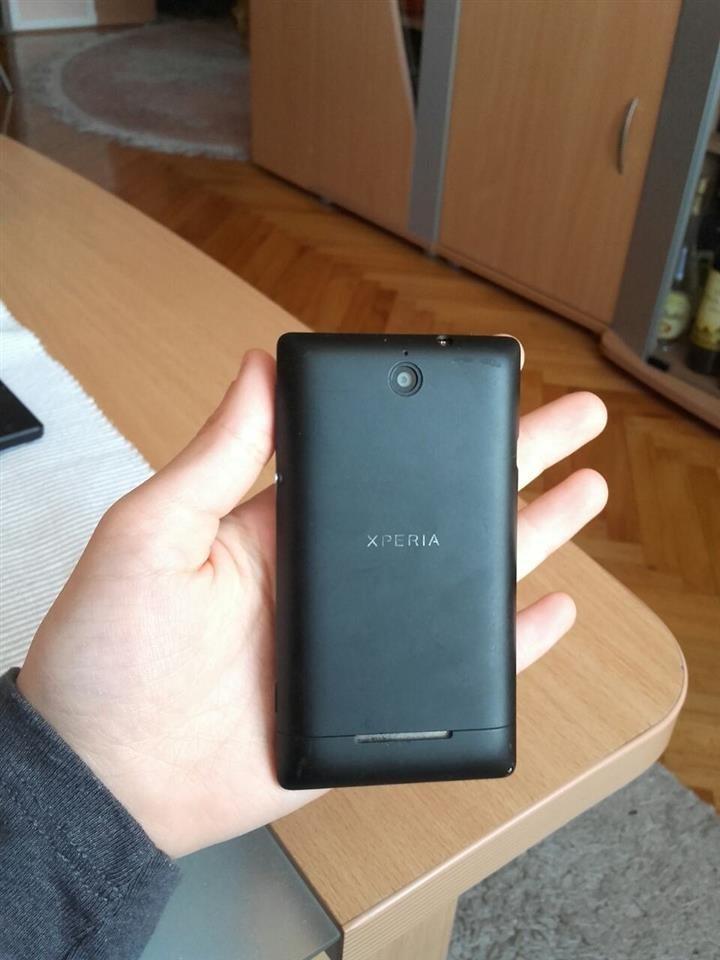 -ANDROID-TELEFON--CENA-UPOLA-MANJA-