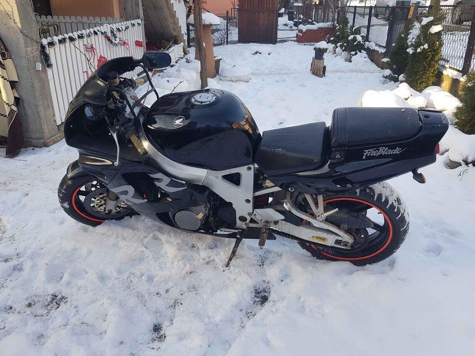 Honda-Cbr-900RR
