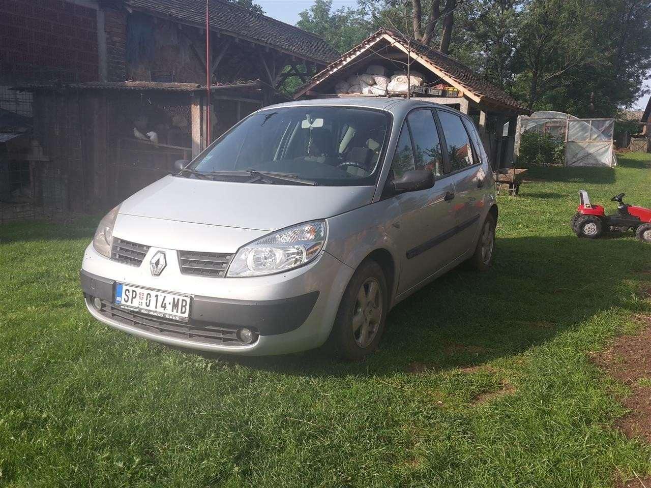 Renault-Scenic-