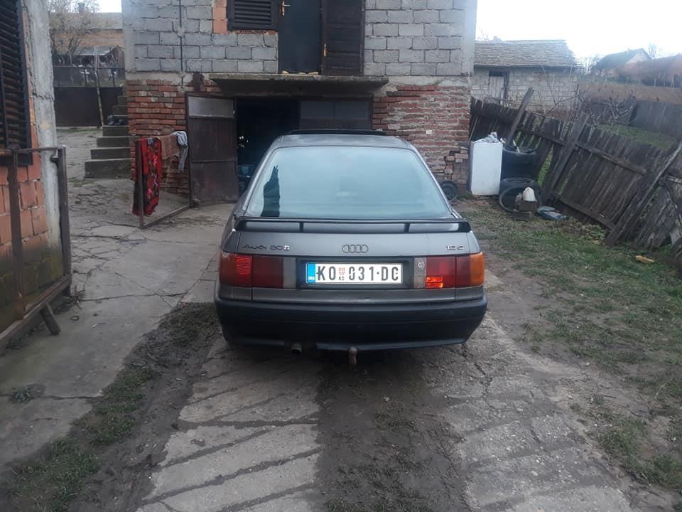 Audi-80-REGISTROVAN-CELU-GODINU