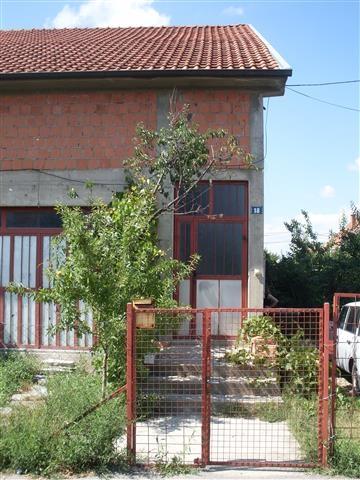 Stan u kuci, 170m2, 