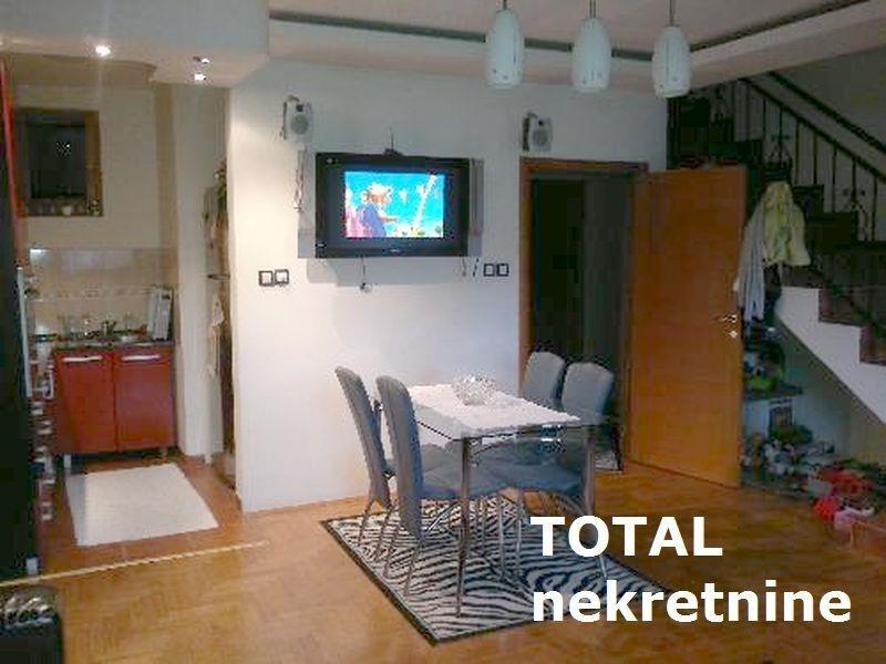 Uknjizen-dvosoban-duplex-stan