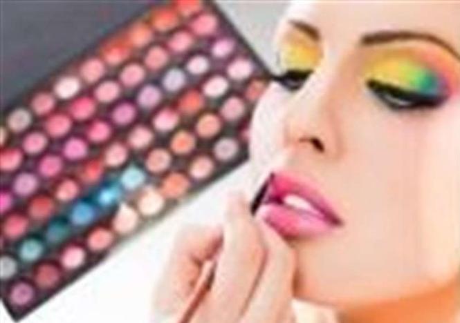 Makeup artist