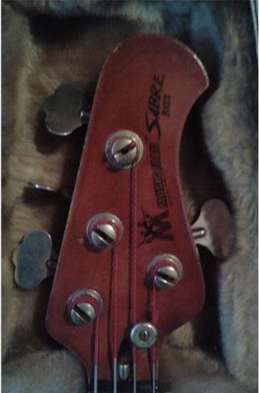 Bas-gitara-Music-man-Sabre