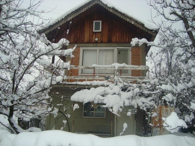 Plac 1000 m2 u Leskovcu