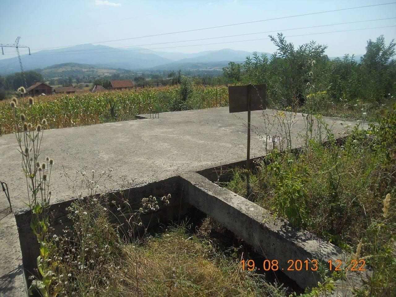 Plac-sa-temeljom