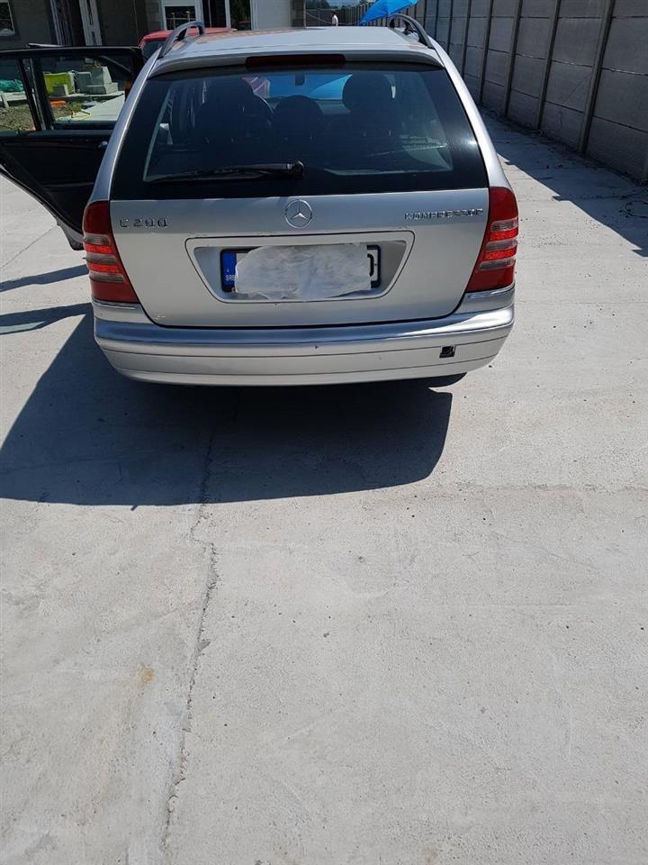 Mercedes-C200