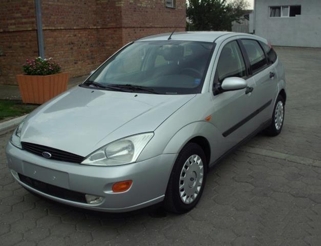 Ford Focus 1.8 tdci bas dobar -01  