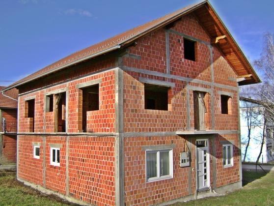 Kuca od 360m2 u Banja Luci