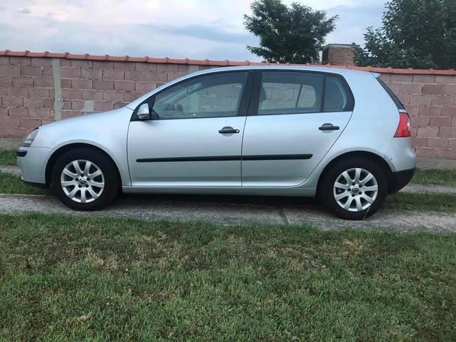 VW Golf V 1.6 benzin