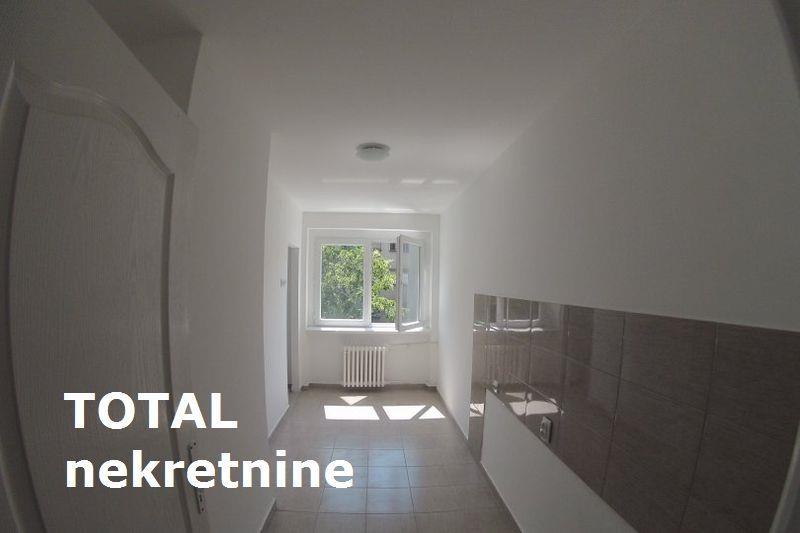 KOMPLETNO-KVALITETNO-RENOVIRAN-dvosoban-stan
