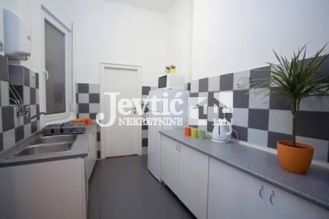 Stan-88m2-u-Centar-Skupština-