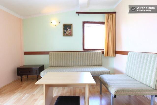 APARTMANE-LILE-U-PESTANE