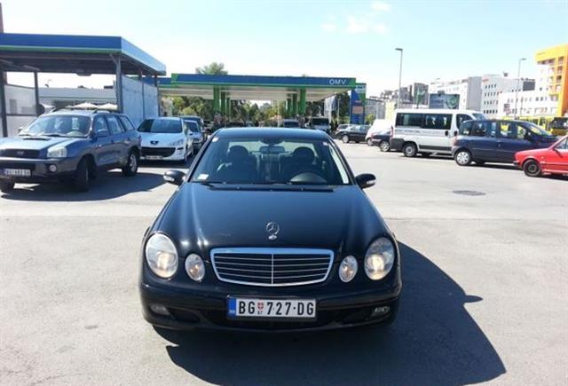 Mercedes-Benz-E200-CDi--05-