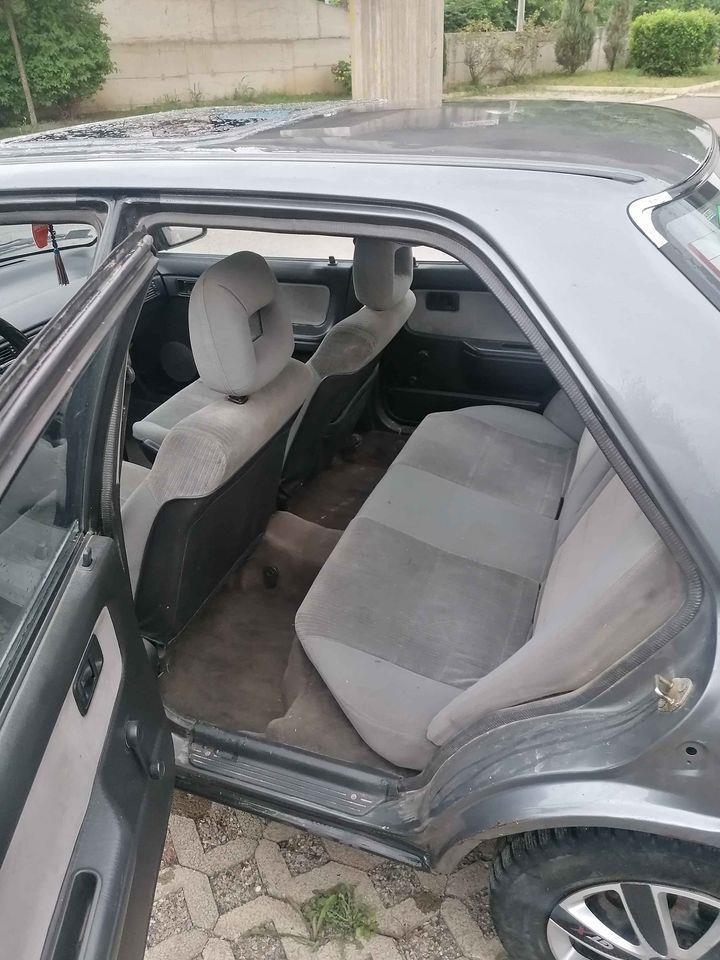 Mazda-323-sedan