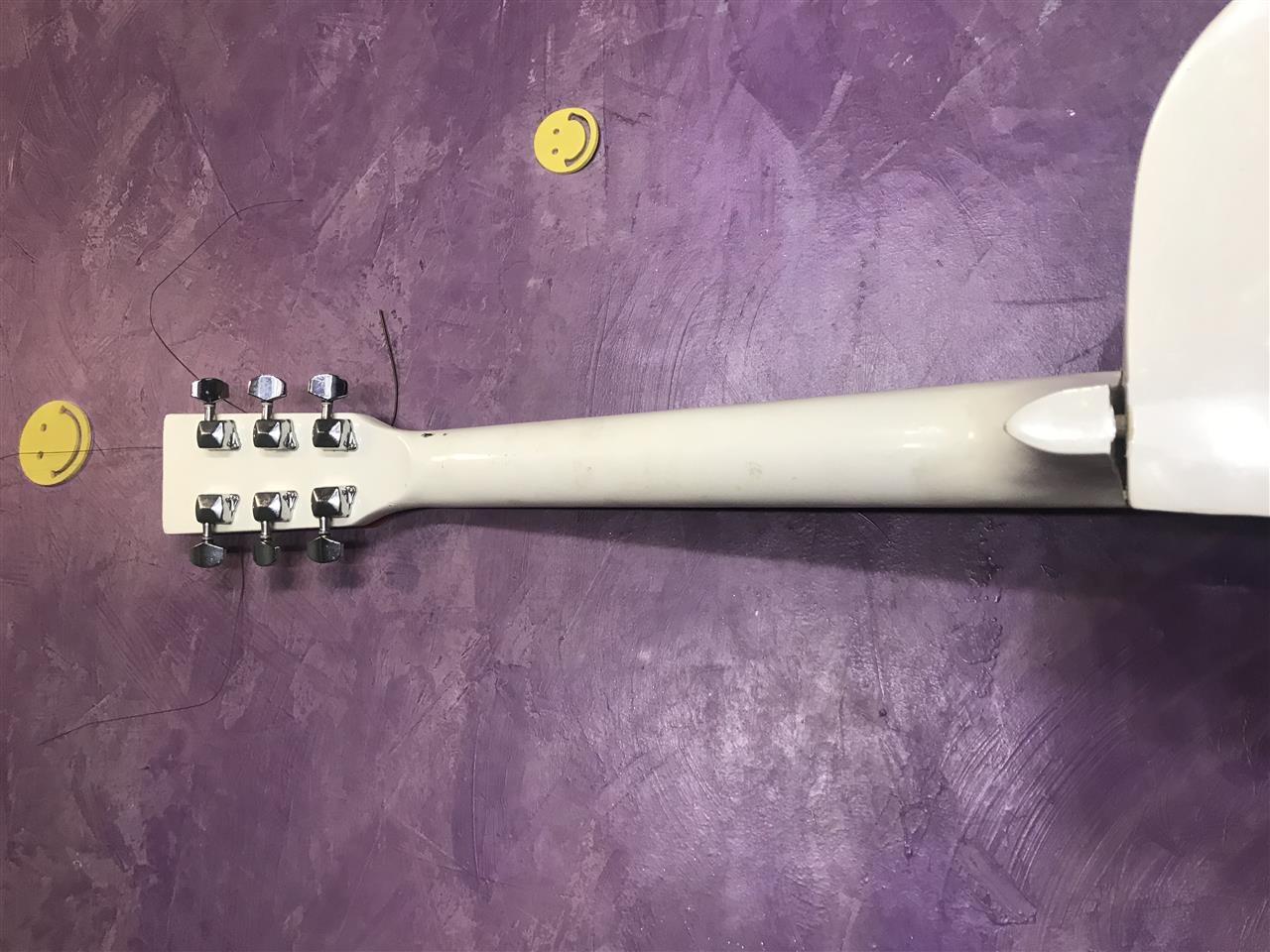 Don-Carlos-gitara