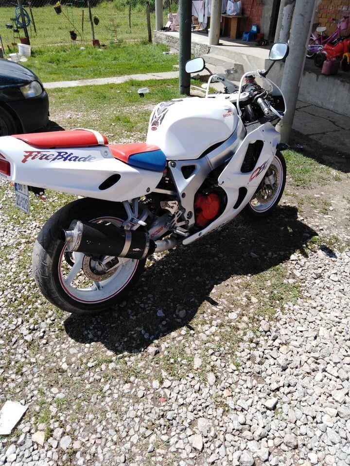 honda-cbr-900rr