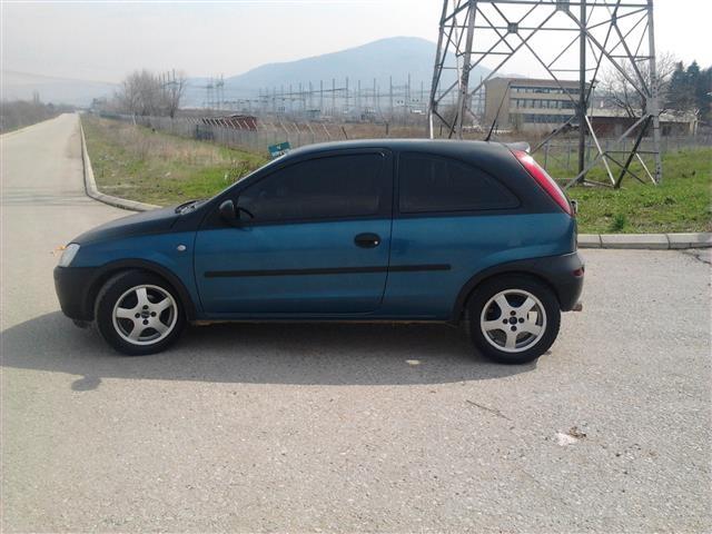 Opel-Corsa--01
