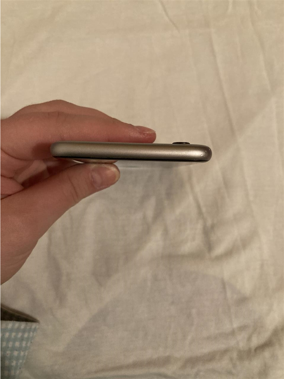 Prodajem-Iphone-6S-space-grey-32GB